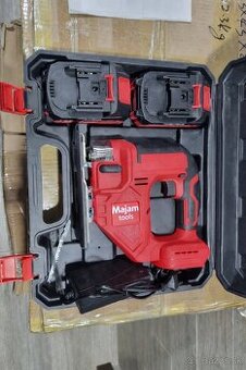 Aku  priamočiara píla