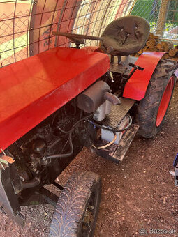 Naftový malotraktor