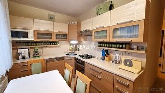 Krásny 4 izbový byt s loggiou na Zlatom Potoku