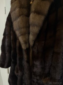 Luxusný norkový kožuch . Golier zo soboľa