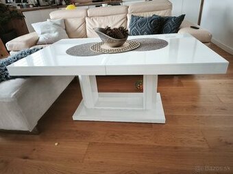 Konferenčný/jedálenský stôl