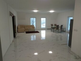 3izbovy velky byt v Rohozniku