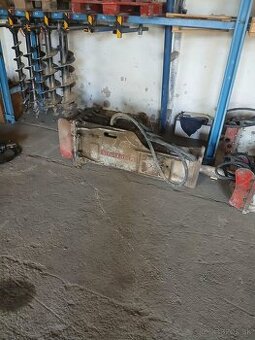 Búracie kladivo na bager Huppi 903, rok 2020