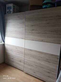 Predám šatníkovú skriňu