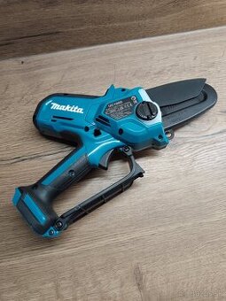 píľa makita uc100d