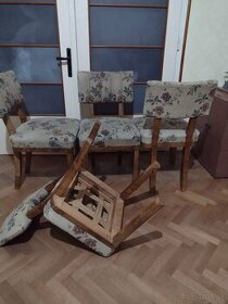 Jedálenské čalúnené stoličky - 1