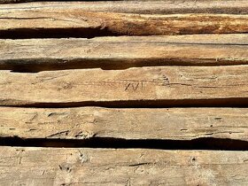 Staré dubové hranoly - ručne kresané