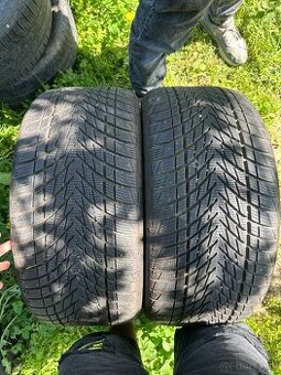 245/35r19