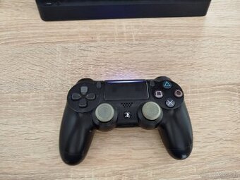 Predám playstation 4 s hrami