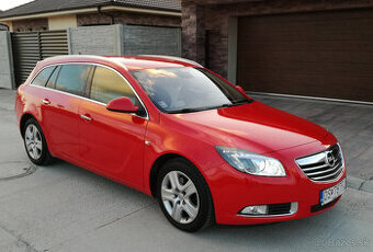 Opel Insignia combi Sports Tourer 2,0 bi-turbo, 4x4, 143 kW