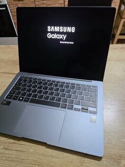 OLED Vykonny a dotykovy Samsung galaxy book 4 pro so 16gb ra