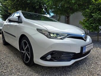 Toyota Auris Touring Sports 1.6, Mesačne: 217€