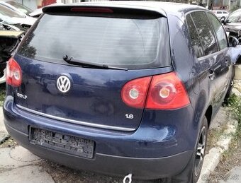 Volkswagen Golf V 1.6 2004 predám DVERE, MOTOR BGU, zadný ná