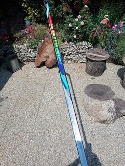 Predám hokejku Bauer Nexus Tracer grip sr
