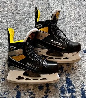 Bauer Supreme S37, velk. 7