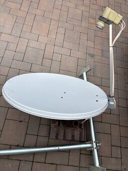 Satelitna parabola s lnb spolu s drziakom a skridlou