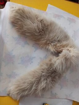 Kožušinový golier svetlý