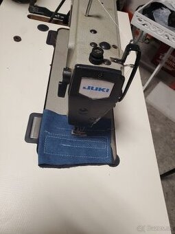 Priemyselny šijací stroj