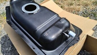 Palivová nádrž Suzuki jimny