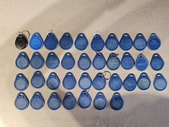 RFID karty (13,56 MHz) a prívesky (125 kHz)