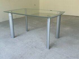 PREDÁM jedálenský stôl sklenený