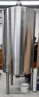 300l nerezova nadoba na vino, vodu...