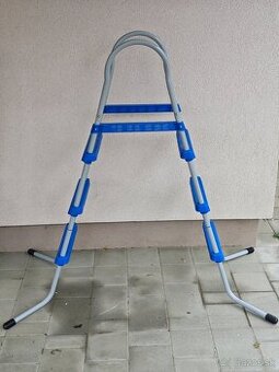 Bazénove schodíky