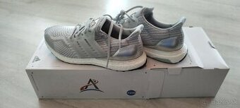 Nove tenisky Adidas Ultraboost Nasa edition