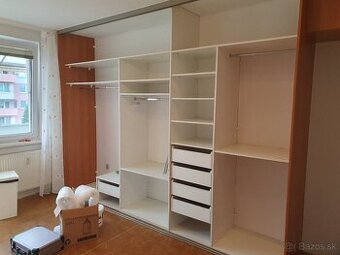 Predam použitú vstavanú skriňu