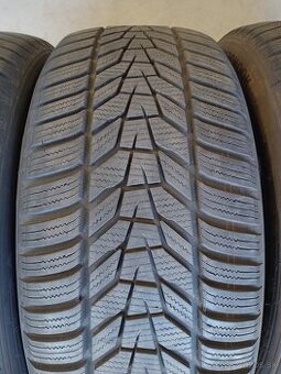 Predam 4ks zimne 235/50 R18 101V HANKOOK WINTER I CEPT EVO 3