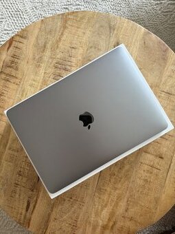 Apple Macbook Air 13” M1 8/512GB Silver-SK klávesnica