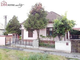 Trojizbový rodinný dom v širšom centre mesta Lučenec