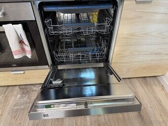 Vstavaná umývačka riadu ELECTROLUX 60cm