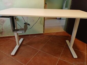Elektricky vyskovo nastavitelny stol AlzaErgo table ET1