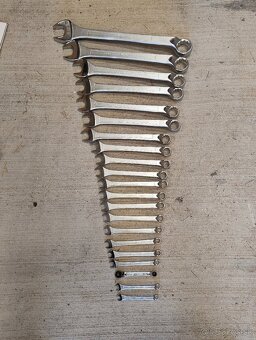 Predám rôzne ručné náradie, kľúče, kliešte, priechodné klúče