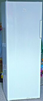 Šuflíková mraznička