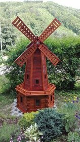 drevený veterný mlyn