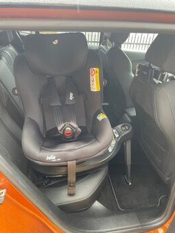 Autosedačka , otočná 360’ , kúpená nova za 300€.