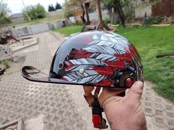 Prilba na chopper