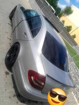 W211