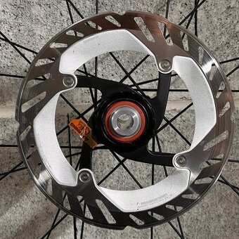 Kolesa Fulcrum Racing400, Grandsport Race, Ultegra kotuce
