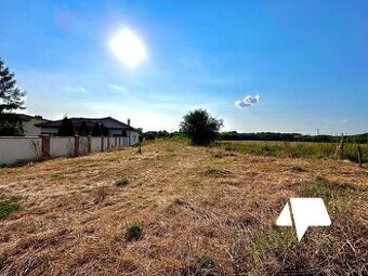 INVESTÍCIA Predaj, stavebný pozemok pre RD a chatku, Levice