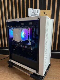 Herný PC/XFX AMD Radeon RX 6600XT 8GB/R7 5800X/ 16GB RAM