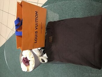 LOUIS VUITTON originál /luxusný kasmirovy dámsky sveter L