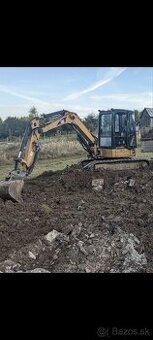 Cat 305