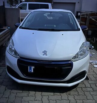 Peugeot 208 | 11/2016 | Benzín | 68 PS / 50 kW | N1 (úžitkov