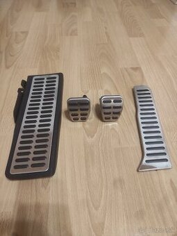 Športové pedále MT/AT našlap VRS, FR, R-LINE nerezové