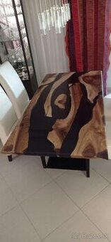 Jedalensky epoxidovy stol orech