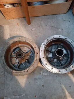 Predám stredy kolies náboje Tatran manet 100 125