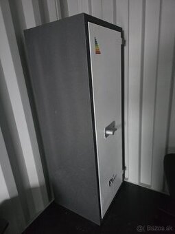 Bezpecnostny trezor/protipoziarna skrina
